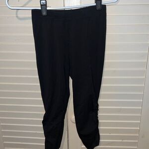 Girls southern style Capri length leggings with ruching detail